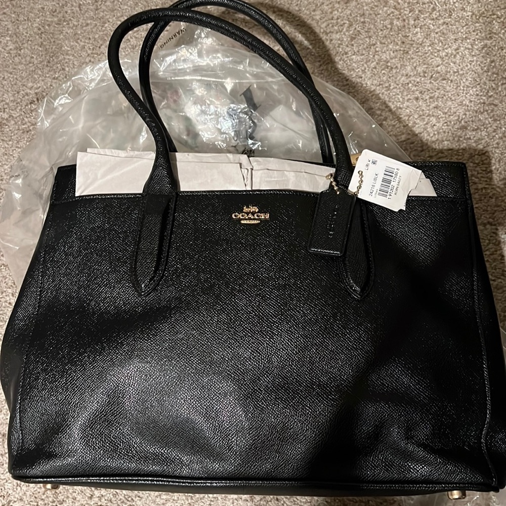 NWT Coach Bailey purse